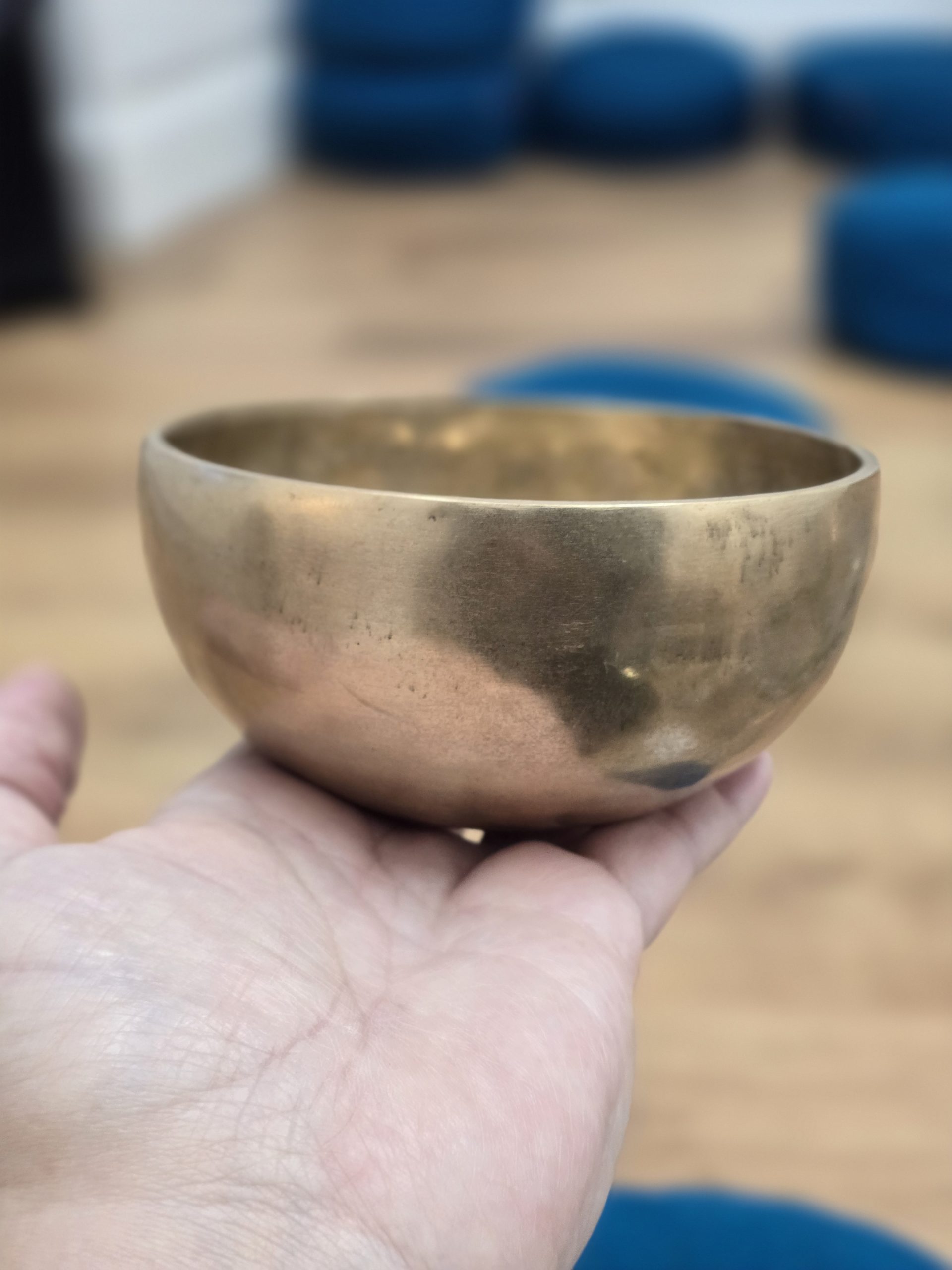 Himalayan Tibetan Singing Bowl - Throat Chakra - Note G - Earthtones